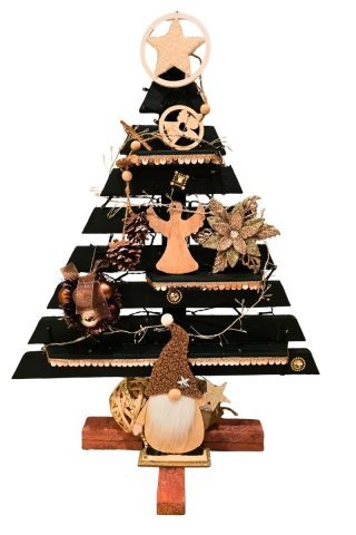 Sapin en bois décoré