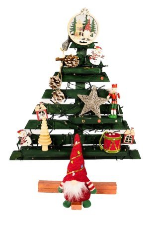 Sapin en bois décoré
